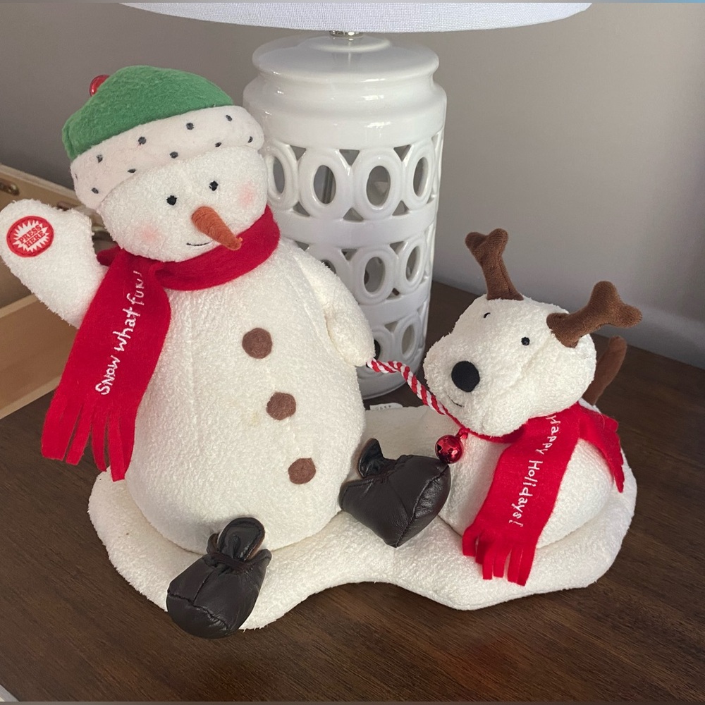 2004 Hallmark Jingle Pals Animated Singing  Snowman & Snow Dog